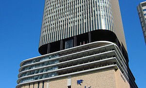 大阪フェスティバルホール